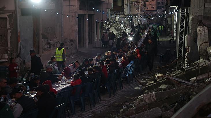 Gazze’deki hükümet: İsrail’in yardım girişini engelleyip 2.4 milyonu aç bırakması soykırımın devamı